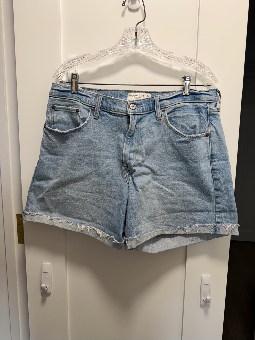 Abercrombie & Fitch Light Wash Denim Baggy Mid Rise Shorts